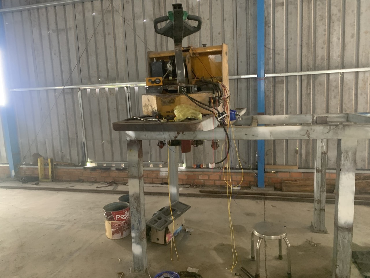 Hand pallet truck assembling